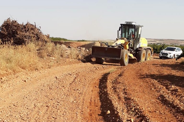 Arreglo de caminos en Longares