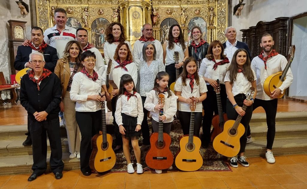 Grupo de jota abrió las fiestas