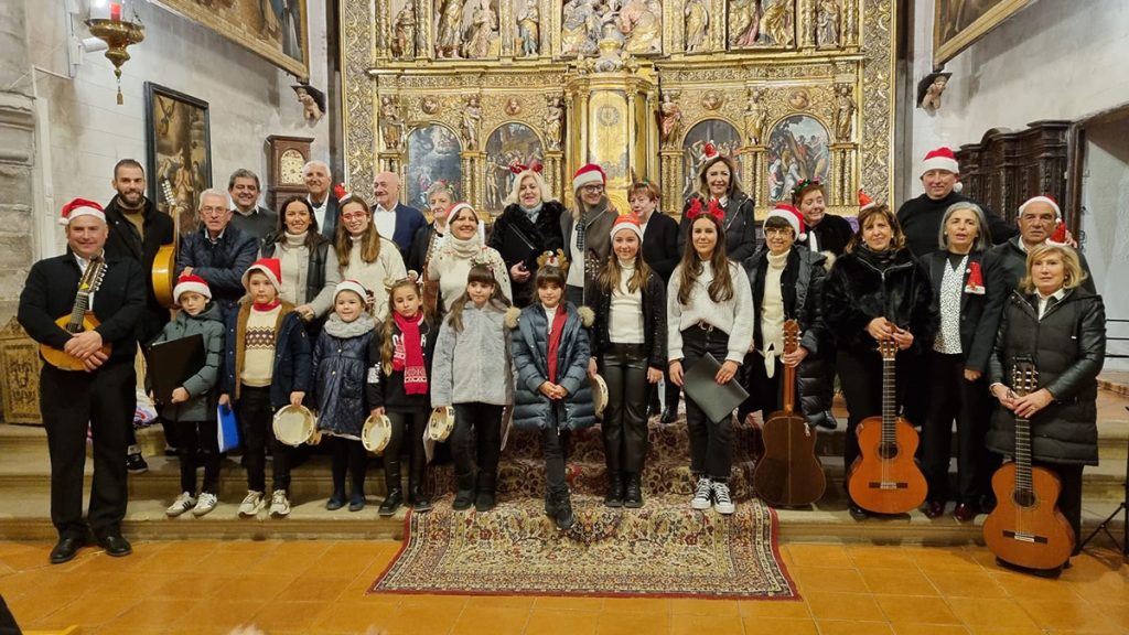 El-grupo-de-jota-local-ofrecio-un-recital-de-villancicos