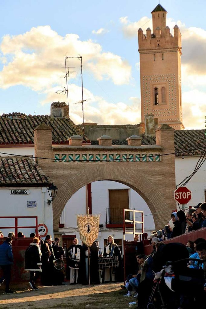III Exaltación de tambores, bombos y cornetas