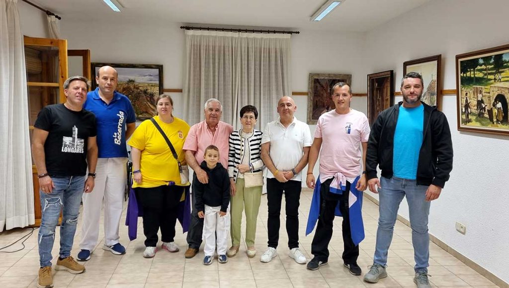 El pregonero Antonio Mastral con la Corporación